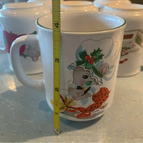KOREAN made Set of 6 Christmas Mug Set Circa 1970s 1980s Christmas Mice - Picture 2 of 5